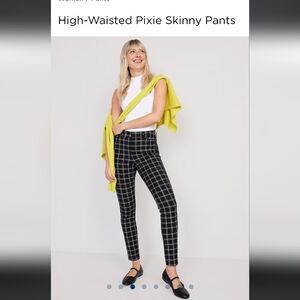 Old Navy Black and White Plaid Pixie Skinny Pants